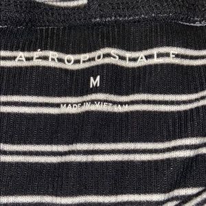 Long sleeve, off shoulder